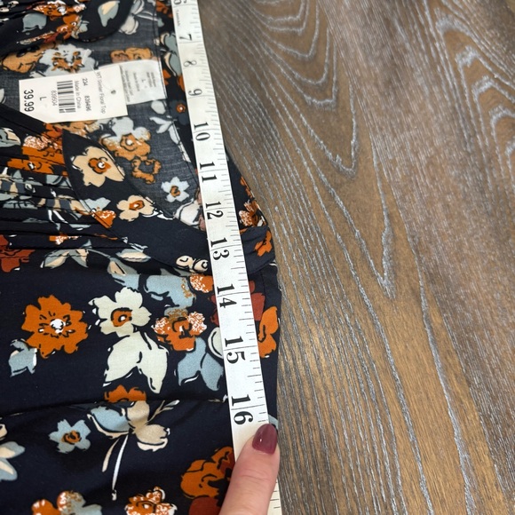 NWT 𝘾𝙧𝙖𝙘𝙠𝙚𝙧 𝘽𝙖𝙧𝙧𝙚𝙡 Floral Top Size Large - Picture 15 of 16